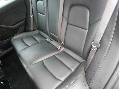 Used 2018 Tesla Model 3 Long Range image 17