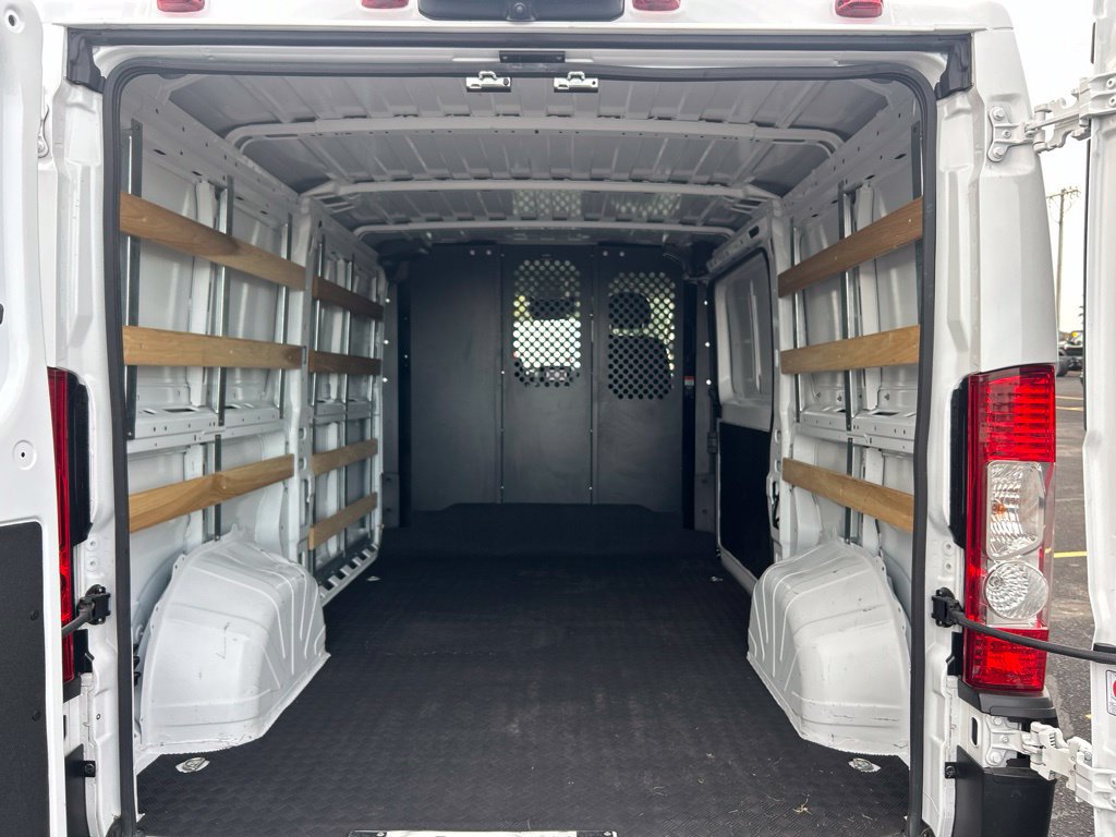 Used 2025 RAM ProMaster 2500 w/ U-Haul Equipment Group FWD image 7