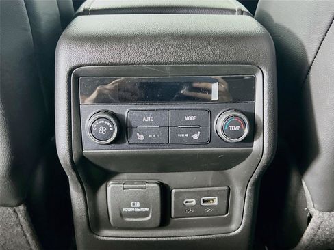 Used 2021 GMC Acadia Denali w/ Denali Ultimate Package AWD/4WD image 26
