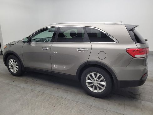 Used 2016 Kia Sorento LX w/ LX Convenience Package image 3