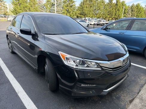 Used 2017 Honda Accord Sport image 4