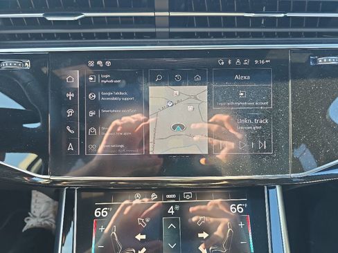 Used 2025 Audi Q7 3.0T Premium Plus AWD/4WD image 32