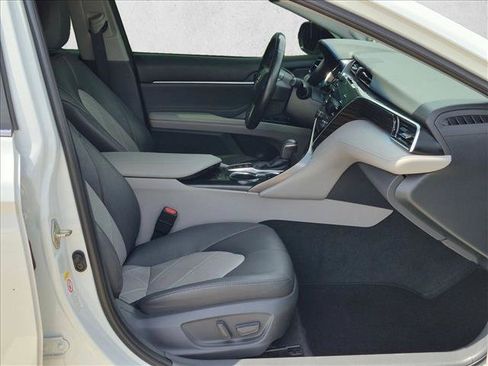 Used 2018 Toyota Camry XLE w/ Driver Assist Package FWD image 17