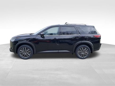 New 2025 Nissan Pathfinder SL w/ SL Premium Package image 2