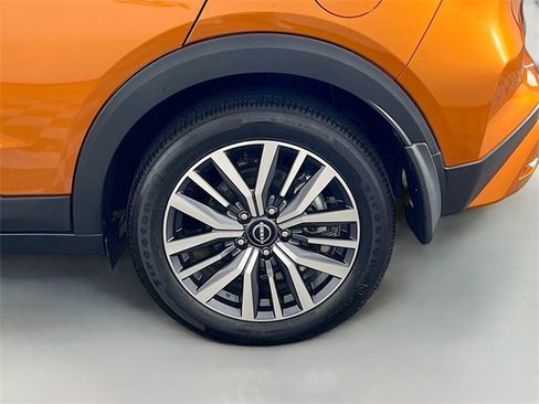 Used 2024 Nissan Kicks SR w/ SR Premium Package image 35