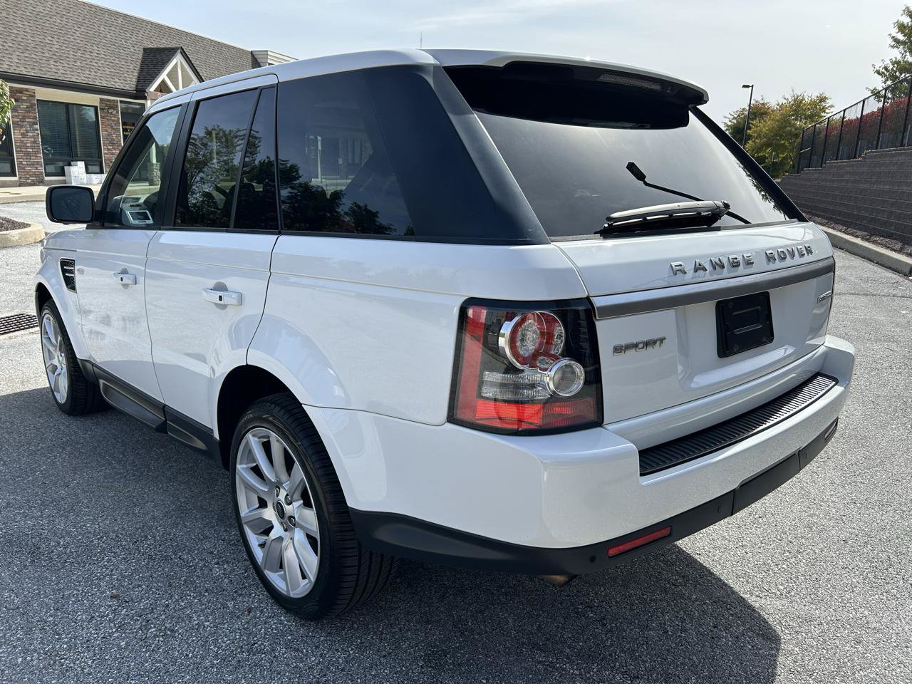 Used 2013 Land Rover Range Rover Sport HSE LUX AWD/4WD image 6
