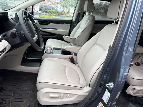 Used 2025 Honda Odyssey Touring image 7