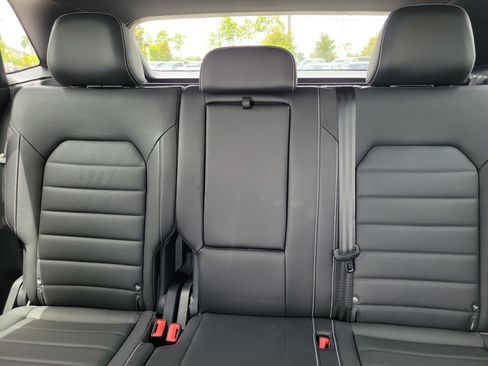Used 2024 Volkswagen Atlas Cross Sport SEL AWD/4WD image 30