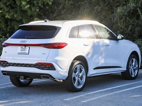 New 2025 Audi Q5 Premium Plus image 4