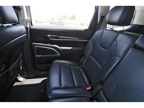 Used 2021 Kia Telluride LX FWD image 12
