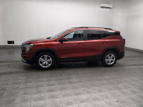 Used 2022 GMC Terrain SLE w/ Driver Convenience Package FWD image 2