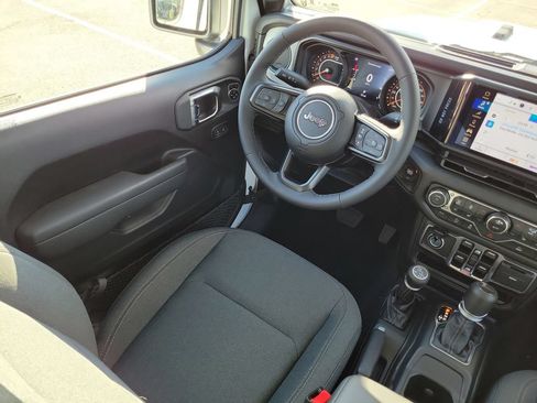 New 2025 Jeep Gladiator Sport AWD/4WD image 14