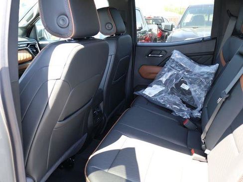 New 2026 GMC Canyon AT4 w/ AT4 Premium Package AWD/4WD image 10