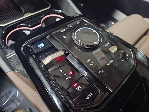 New 2026 BMW i5 eDrive40 w/ Premium Package image 25