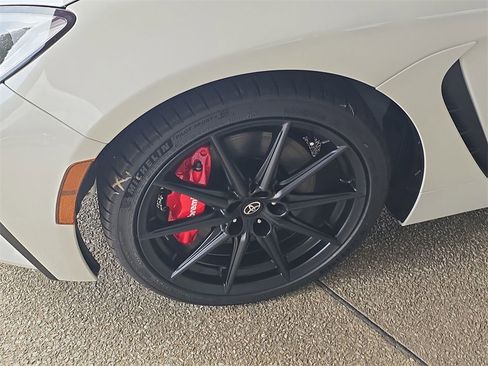 New 2025 Toyota GR86 Premium w/ Performance Package image 15