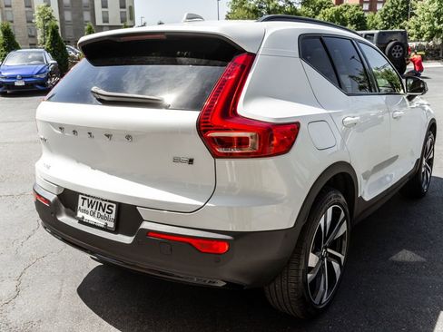 Used 2025 Volvo XC40 B5 Plus AWD/4WD image 34