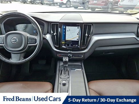 Used 2018 Volvo XC60 T6 Momentum w/ Advanced Package image 16