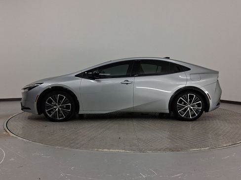 Used 2023 Toyota Prius Limited image 2