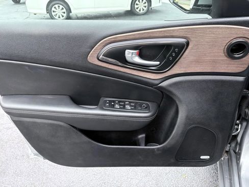 Used 2015 Chrysler 200 C w/ Navigation & Sound Group I image 10