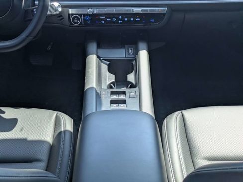 Used 2024 Hyundai Ioniq 6 SEL RWD image 18