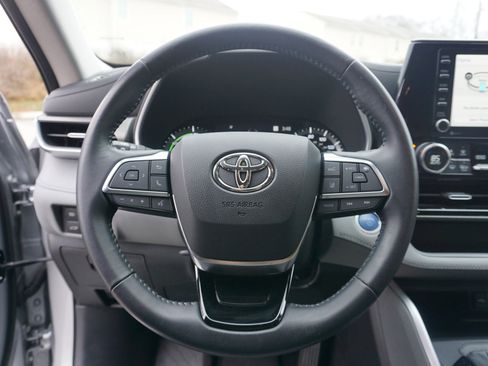 Used 2021 Toyota Highlander XLE image 36