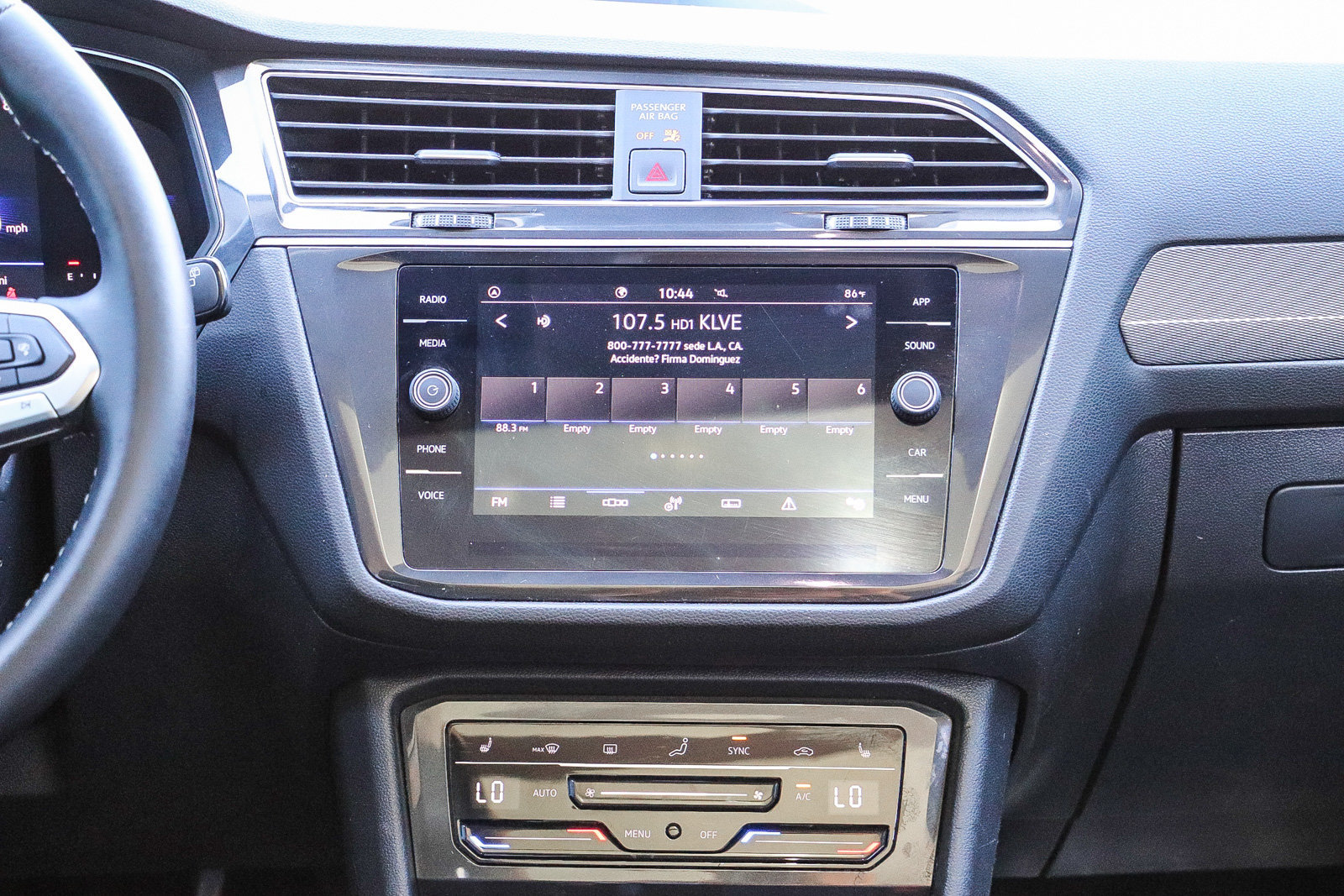 Used 2023 Volkswagen Tiguan SE w/ Panoramic Sunroof Package FWD image 14