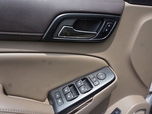 Used 2015 GMC Yukon XL SLT w/ Open Road Package RWD image 3
