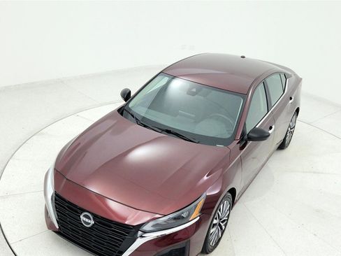 Used 2025 Nissan Altima 2.5 SV image 40