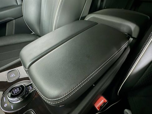 Used 2022 Bentley Bentayga AWD/4WD image 31