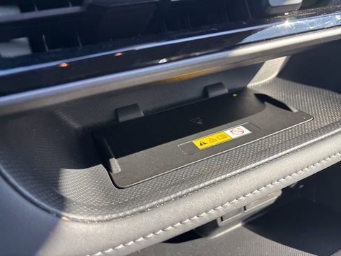 Certified 2024 Toyota Highlander XLE image 37