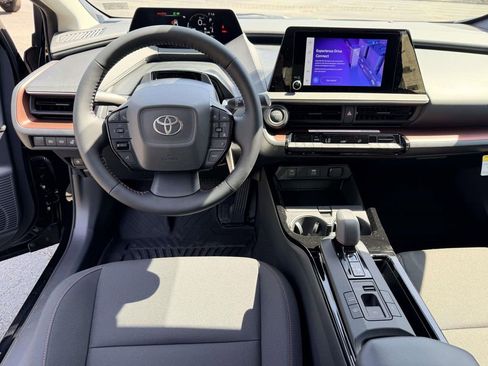 New 2026 Toyota Prius SE image 2
