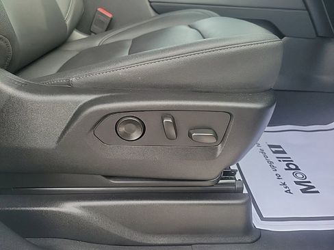 Used 2024 Chevrolet Suburban Z71 w/ Luxury Package image 29