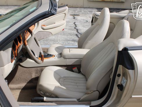 Used 1999 Jaguar XK8 Convertible RWD image 12