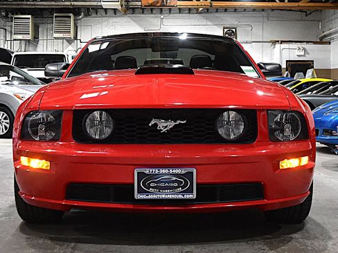 Used 2009 Ford Mustang GT Premium RWD image 2