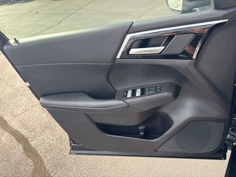 Used 2024 Mitsubishi Outlander AWD image 14