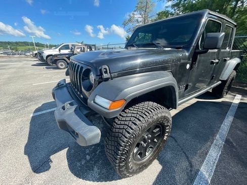 Used 2020 Jeep Gladiator Sport w/ Quick Order Package 24S AWD/4WD image 17