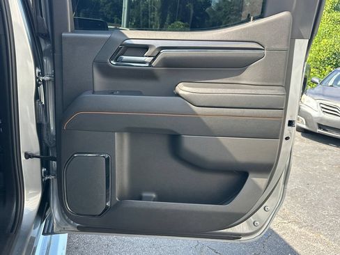 Used 2024 GMC Sierra 1500 AT4 w/ Technology Package AWD/4WD image 17