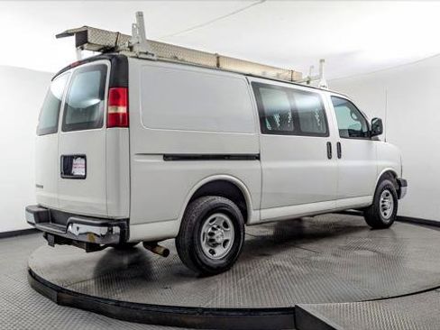 Used 2015 Chevrolet Express 3500 RWD image 8
