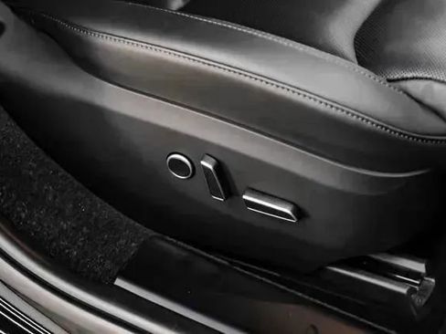 Used 2022 Tesla Model S image 37