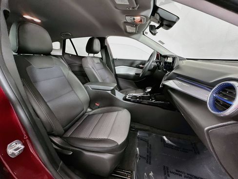 Used 2025 Chevrolet Trax LT FWD image 26