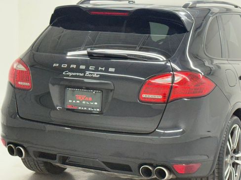 Used 2013 Porsche Cayenne Turbo image 15