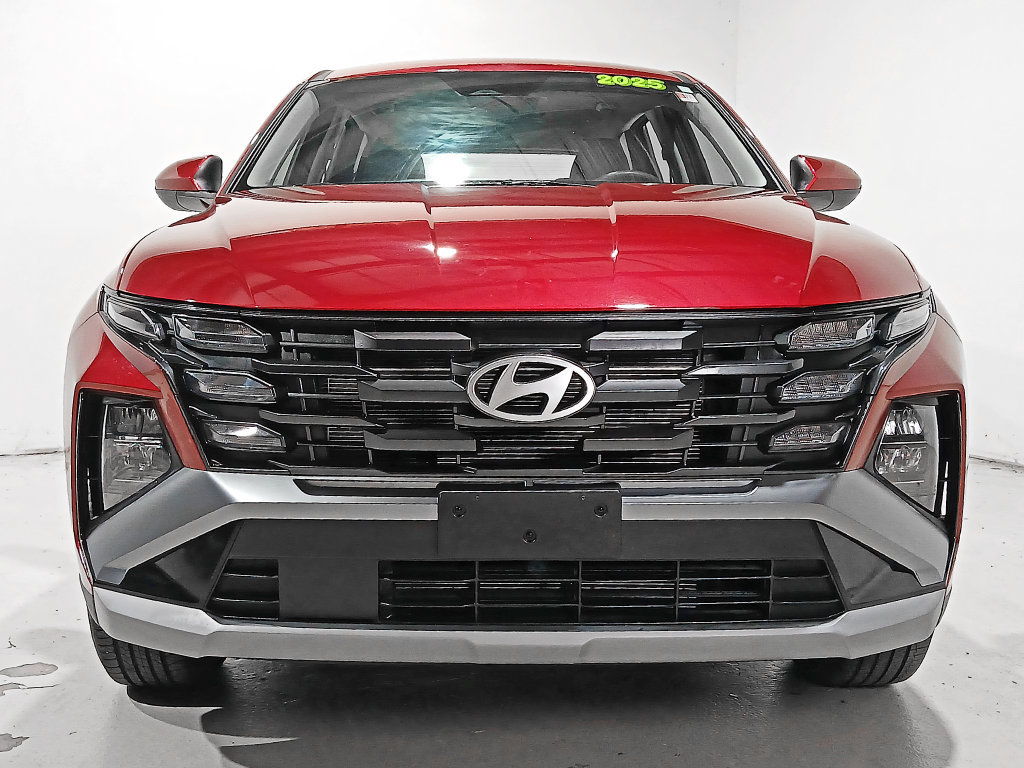 Used 2025 Hyundai Tucson SE AWD/4WD image 2