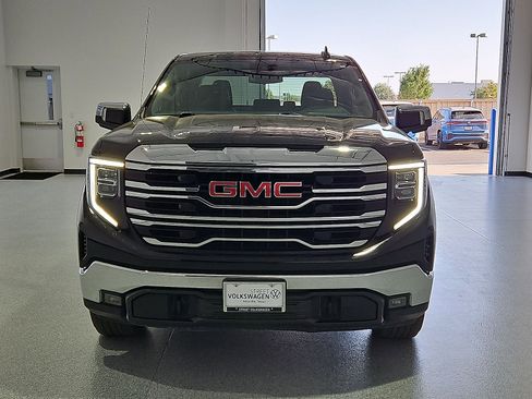 Used 2025 GMC Sierra 1500 SLT AWD/4WD image 3