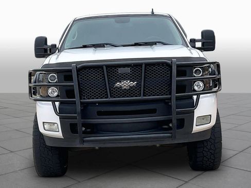 Used 2011 Chevrolet Silverado 1500 LTZ w/ LTZ Plus Package AWD/4WD image 4