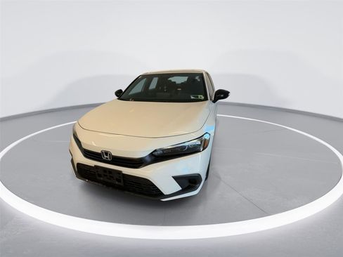 Used 2023 Honda Civic Sport image 2