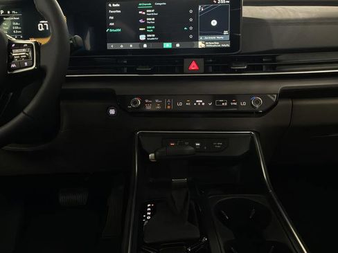 New 2026 Kia Carnival EX FWD image 31