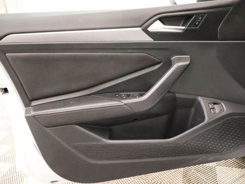 Used 2023 Volkswagen Jetta SE w/ Panoramic Sunroof Package FWD image 15