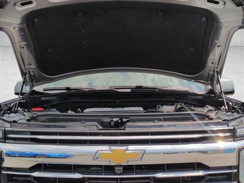 Used 2025 Chevrolet Tahoe LT AWD/4WD image 23