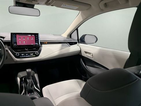 Used 2022 Toyota Corolla LE w/ LE Convenience Package image 25