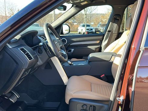 New 2026 Land Rover Discovery Limited Edition image 10